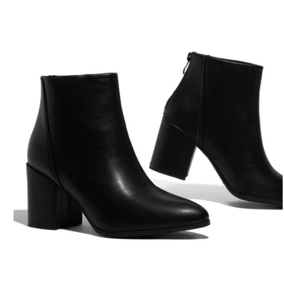 Black Low Chunky Block Heel Ankle Booties - Picture 3 of 11